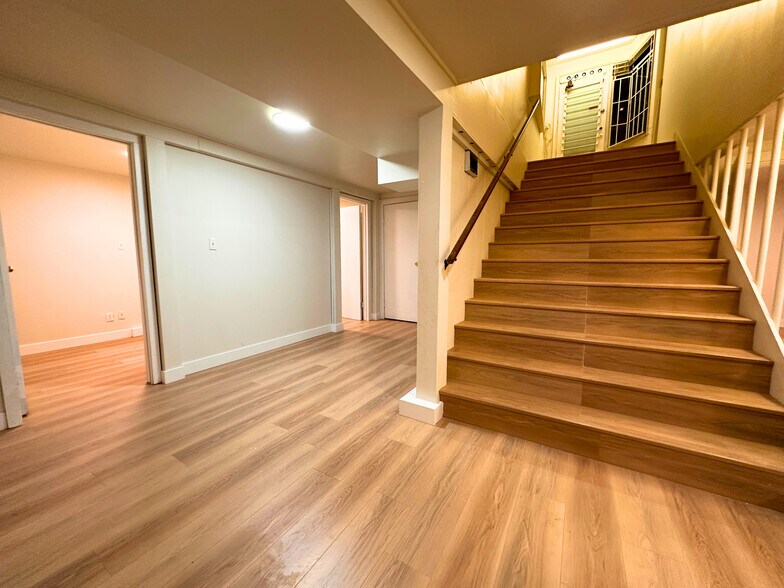 More Photos Of 4613 Kingsway, Burnaby Storefront For Lease