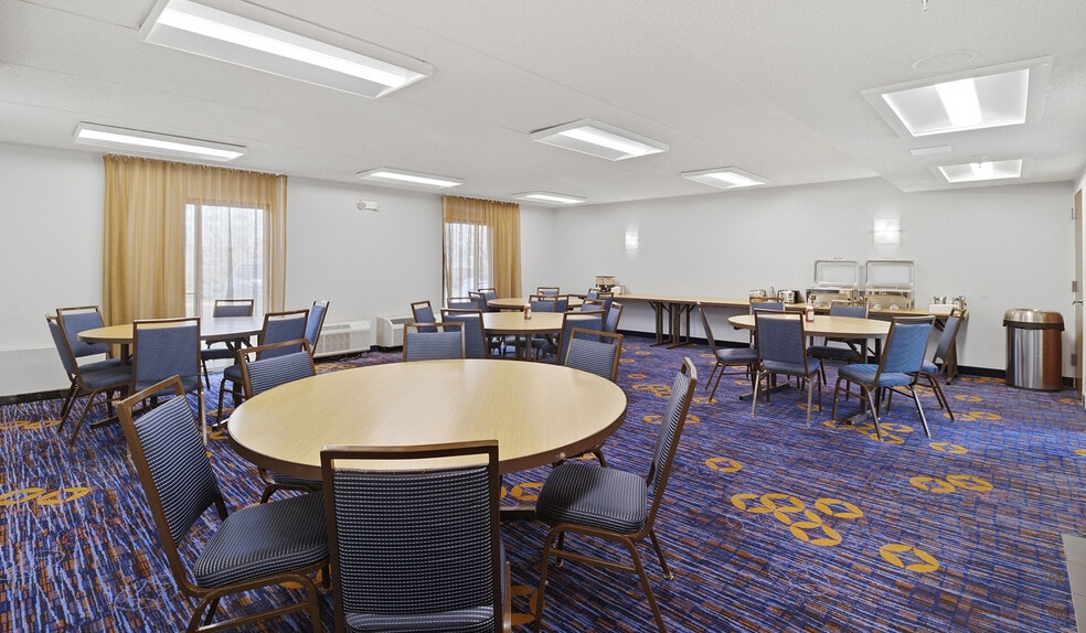 More Photos Of 7676 East State St, Rockford Hotel For Sale