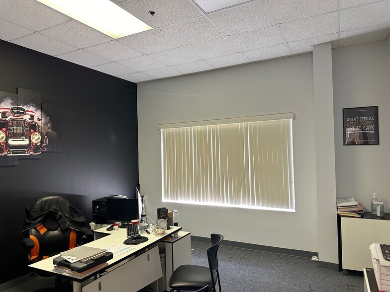 More Photos Of 4539 36th St, Orlando Warehouse For Sale