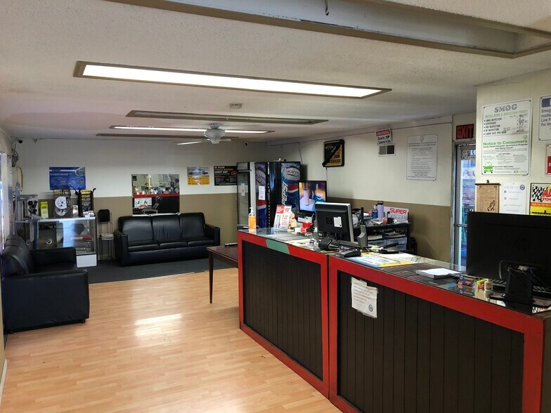 More Photos Of 12576-12578 Heacock St, Moreno Valley Auto Repair For Lease