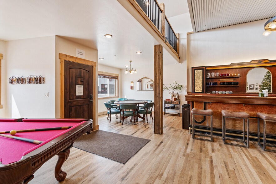 More Photos Of 417 Main St, Ashton Specialty For Sale