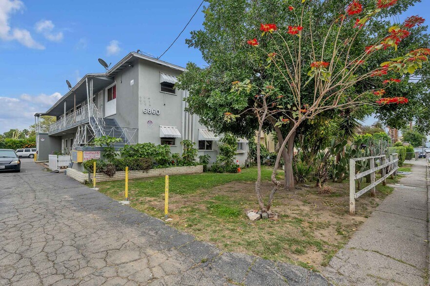 More Photos Of 6860-6870 Hazeltine Ave, Van Nuys Apartments For Sale