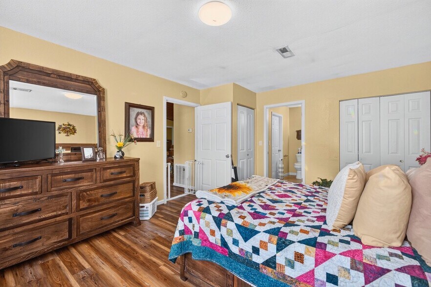 More Photos Of 4925 Hooper Hwy, Cosby Flex For Sale
