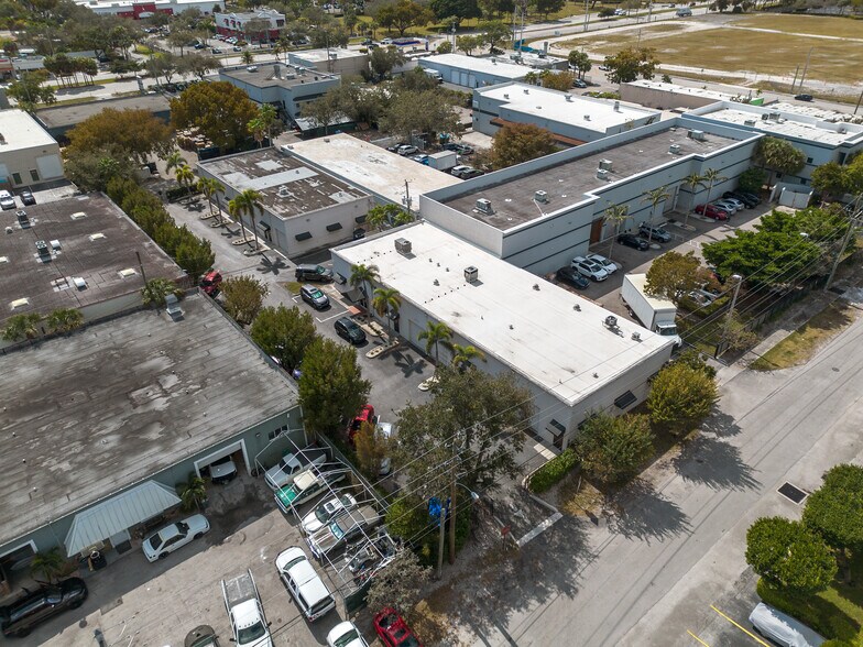 More Photos Of 1011 NW 51st St, Fort Lauderdale Unknown For Lease