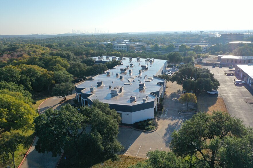 More Photos Of 5321 Industrial Oaks Blvd, Austin Unknown For Lease