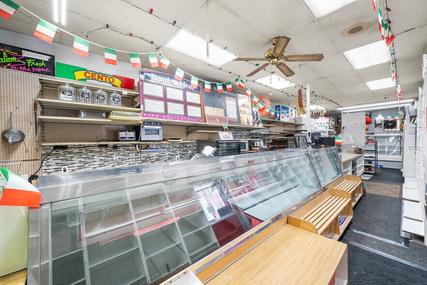More Photos Of 2555 S Warnock St, Philadelphia Storefront Retail Residential For Sale