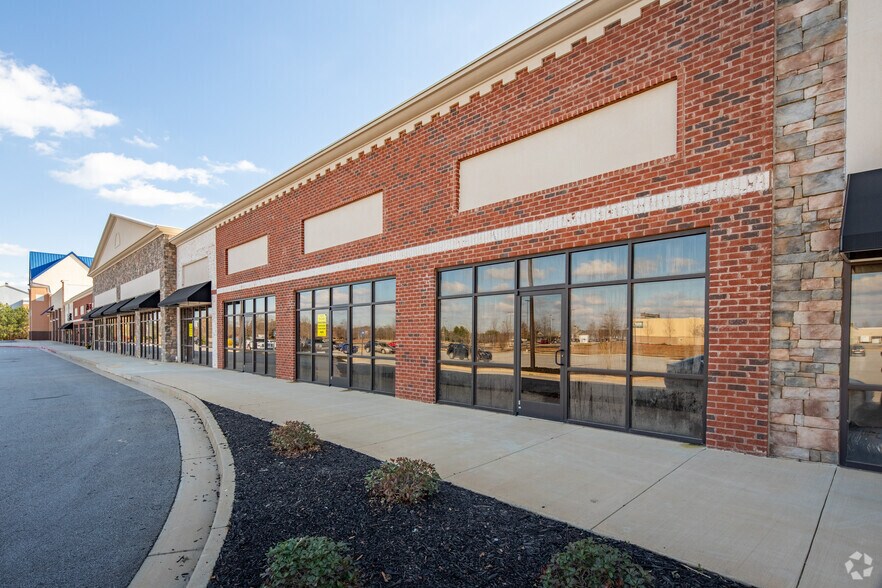 More Photos Of 1901-1945 Jonesboro Rd, McDonough Storefront For Lease