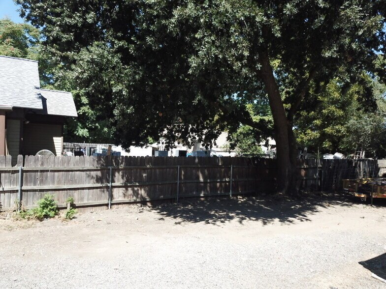 More Photos Of 639 5th St, Woodland Warehouse For Sale