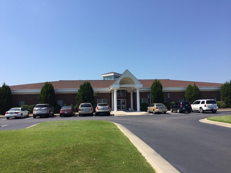 More Photos Of 2402 Camden St SW, Wilson Medical For Lease