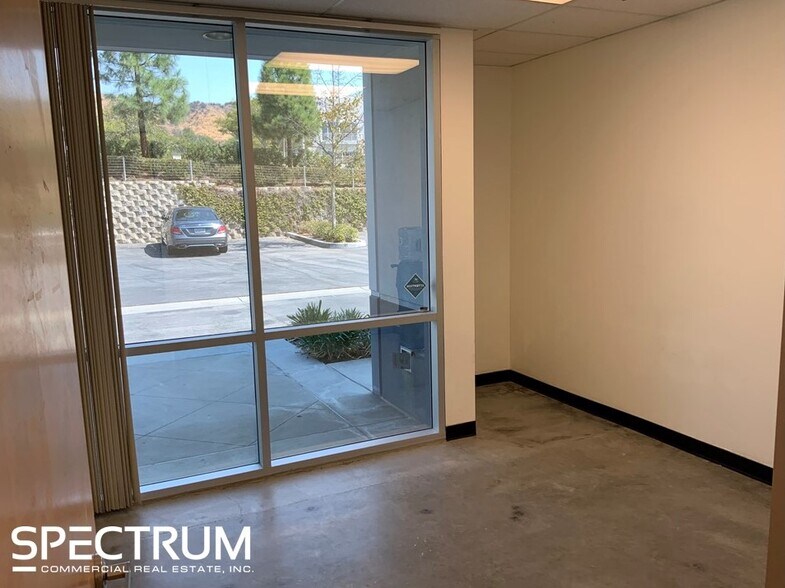 More Photos Of 28361-28385 Constellation Rd, Valencia Manufacturing For Lease