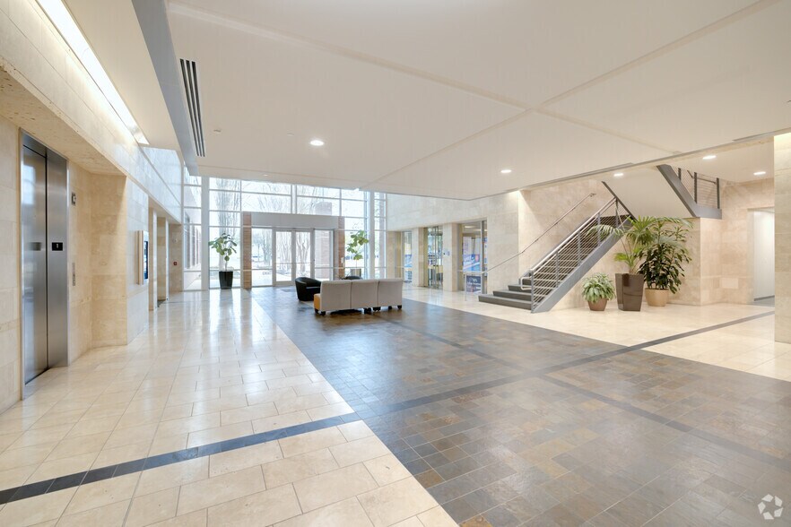 More Photos Of 9601 Amberglen Blvd, Austin Office For Lease