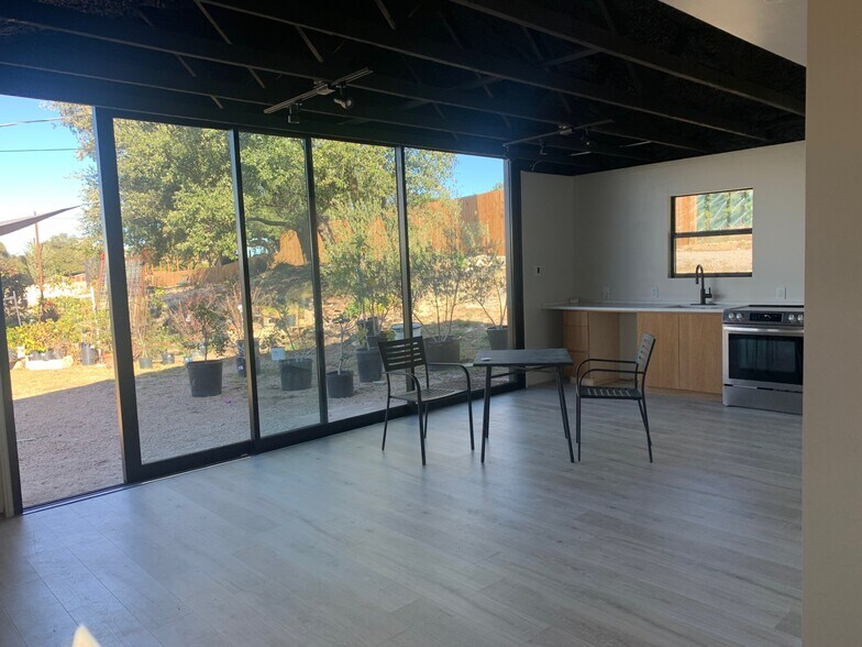 More Photos Of 22214 State Highway 71 W, Spicewood Storefront Retail Office For Lease