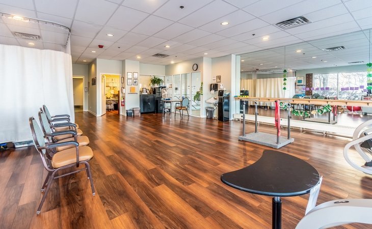 More Photos Of 8975 W Golf Rd, Niles Apartments For Lease