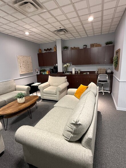 More Photos Of 1970 Main St, Sarasota Office For Lease