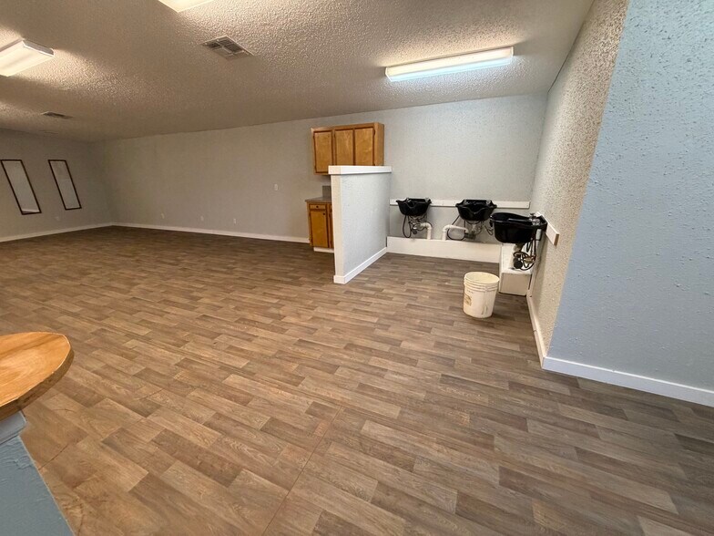 More Photos Of 111 County Road 227, East Bernard Freestanding For Lease