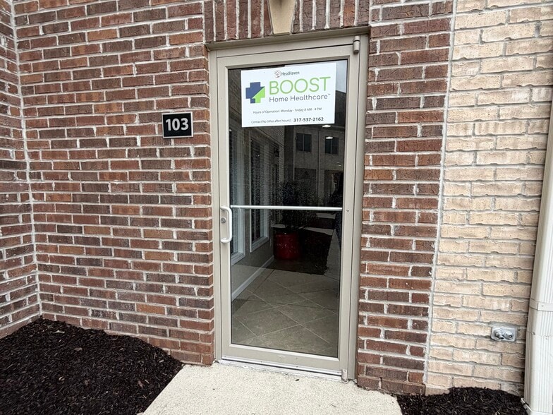 More Photos Of 10412 Allisonville Rd, Fishers Office For Sale