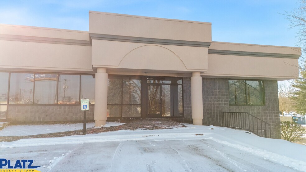 More Photos Of 3530 Belmont Ave, Youngstown Loft Creative Space For Lease