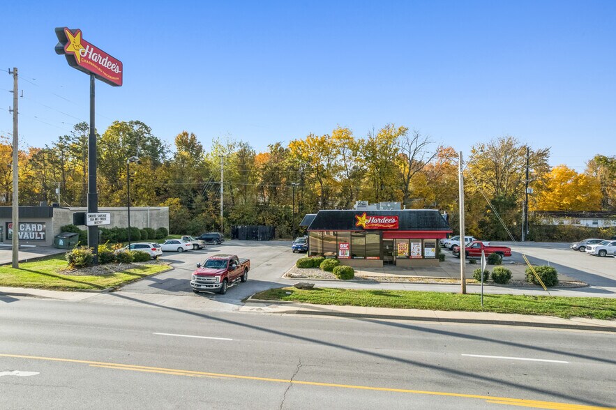 More Photos Of 421 E Jackson Blvd, Jackson Fast Food For Sale