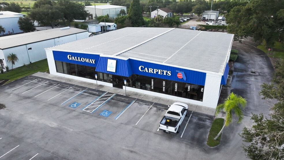 Primary Photo Of 2145 Edgewood Dr, Lakeland Freestanding For Sale