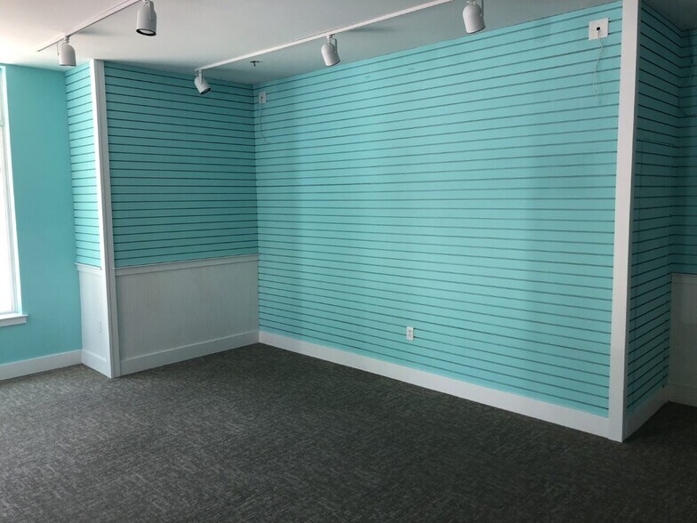 More Photos Of 100-148 Walden Way, Mechanicsburg Storefront Retail Office For Lease