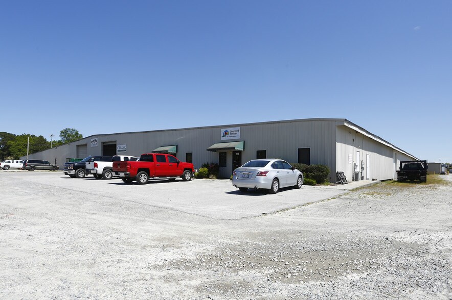 Primary Photo Of 1305 Brightleaf Blvd, Smithfield Warehouse For Lease