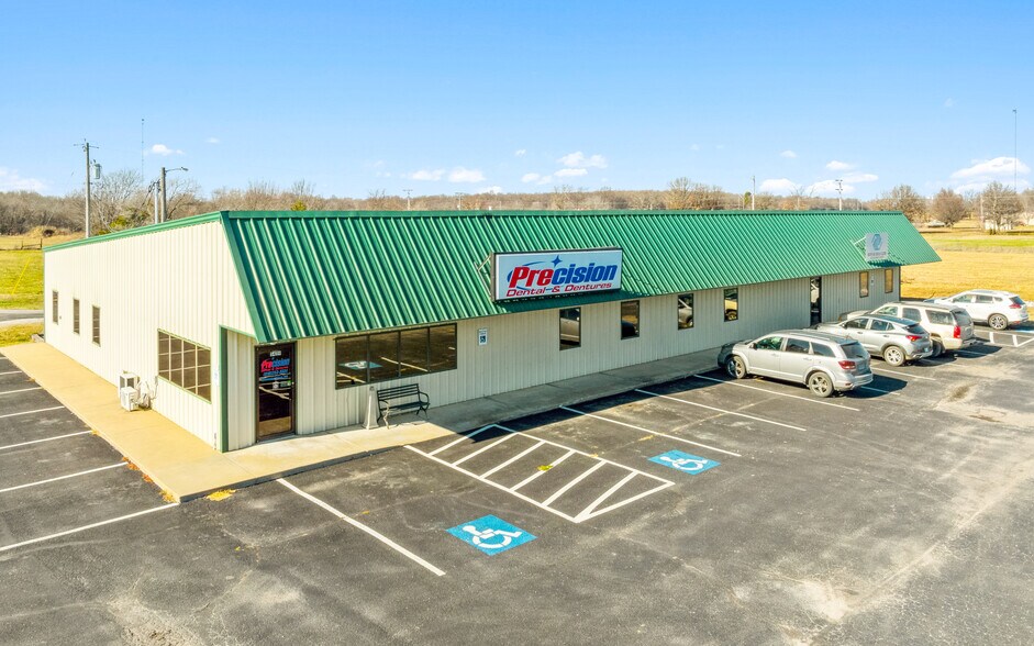 More Photos Of 1419 N Main St, Jay Storefront For Sale