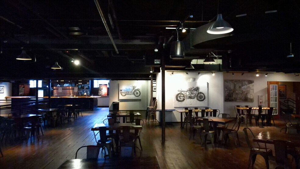 More Photos Of 100 W Livingston St, Orlando Restaurant For Lease