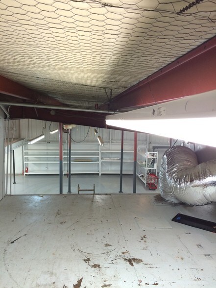 More Photos Of 120 Coad St, Fort Worth Warehouse For Lease