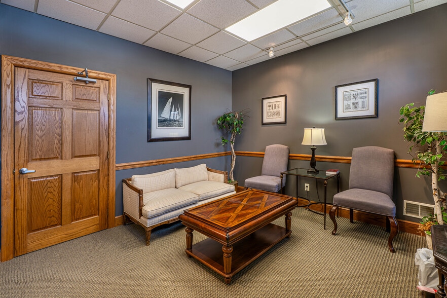 More Photos Of 6490 Main St, Buffalo Medical For Lease