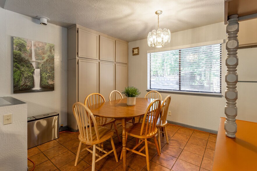 More Photos Of 500 Dodge Ridge Rd, Pinecrest Hotel For Sale