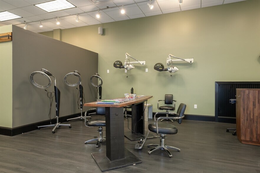 More Photos Of 105 Krispy Kreme Dr, Bloomington Storefront For Sale