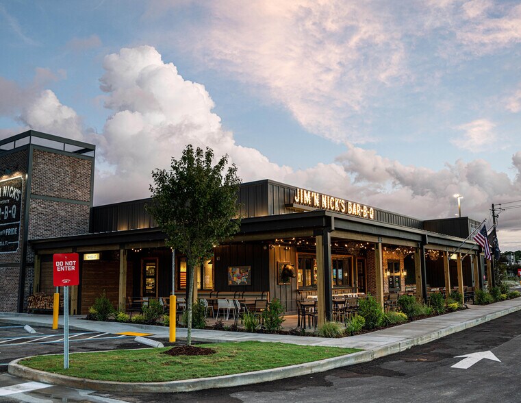 More Photos Of 7011 N Davis Hwy, Pensacola Restaurant For Sale