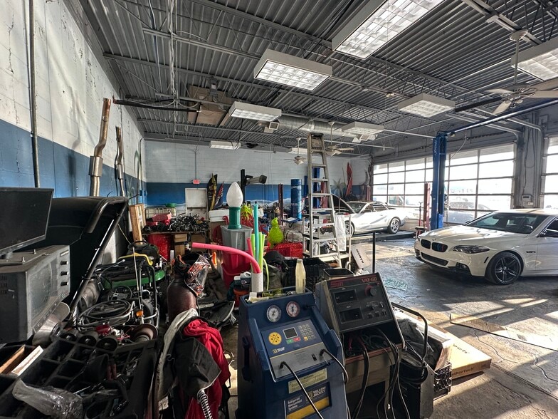 More Photos Of 5541 US Highway 19, New Port Richey Auto Repair For Sale