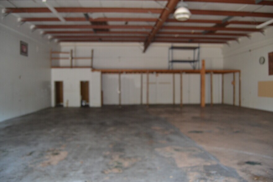 More Photos Of 1400 L and R Industrial Blvd, Tarpon Springs Unknown For Lease