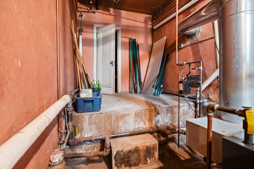 More Photos Of 71 S Washington St, Oxford Religious Facility For Sale