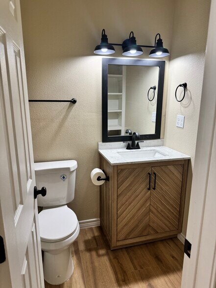 More Photos Of 111 W Hird St, Gainesville Apartments For Sale