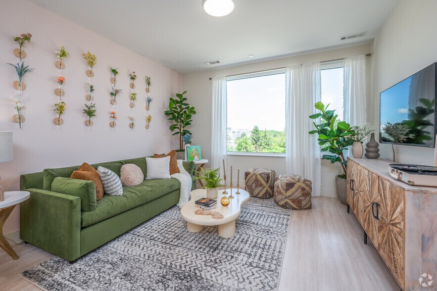 More Photos Of 39 Trotter Rd, Weymouth Apartments For Lease