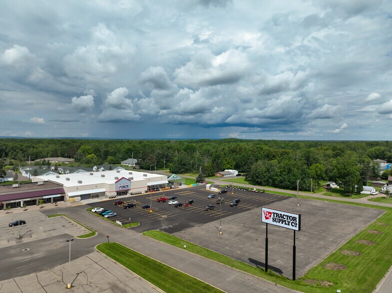 More Photos Of 500 W 9th St N, Ladysmith Land For Lease