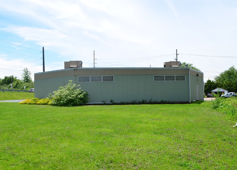 More Photos Of 2178 W 38th St, Erie Storefront Retail Office For Lease