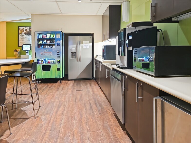 More Photos Of 600 Third Ave, New York Coworking Space