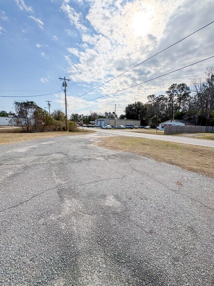 More Photos Of 137 Cedar Dr, Saint Stephen Office For Sale