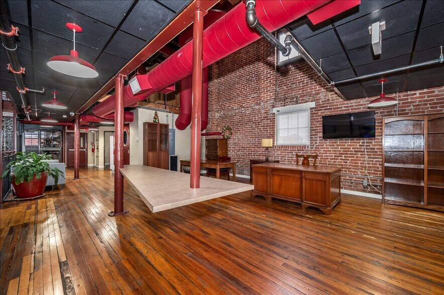 More Photos Of 47 E All Saints St, Frederick Loft Creative Space For Sale