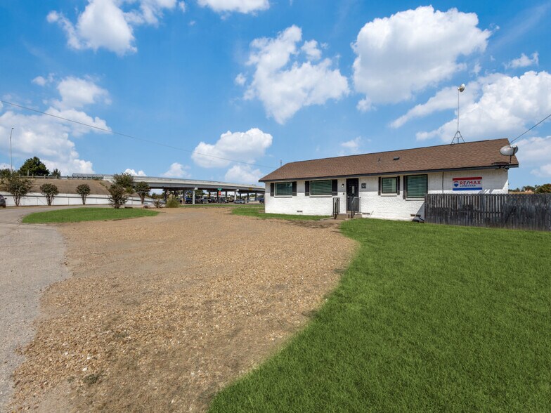More Photos Of 101 E Us-80 Hwy, Forney Freestanding For Sale
