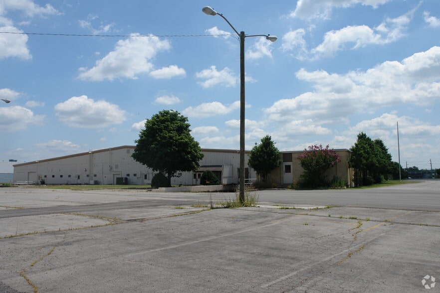 More Photos Of 845 Middle Tennessee Blvd, Murfreesboro Manufacturing For Lease