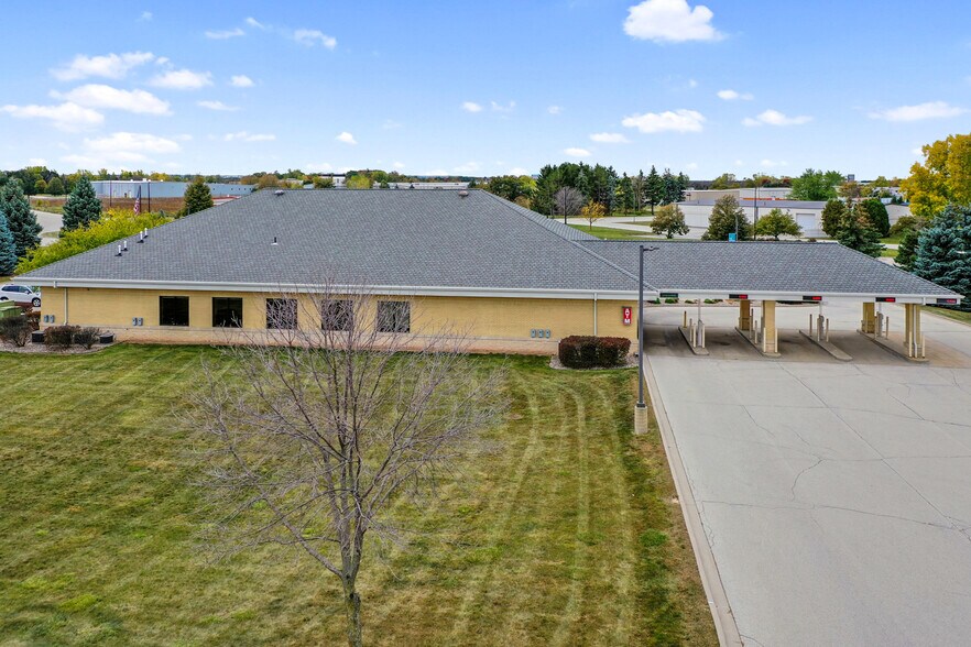 More Photos Of 3139 Voyager Dr, Green Bay Bank For Sale