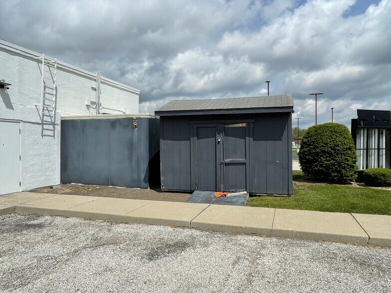 More Photos Of 2235 Burton Ln, Martinsville General Retail For Sale