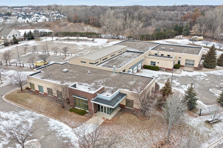 More Photos Of 11180 86th Ave N, Osseo Flex For Sale