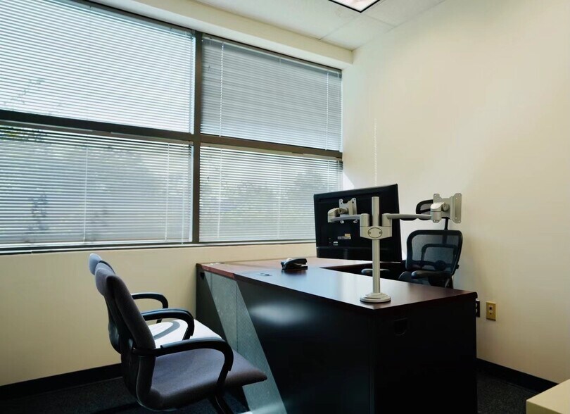 More Photos Of 610 Professional Dr, Gaithersburg Office For Sale