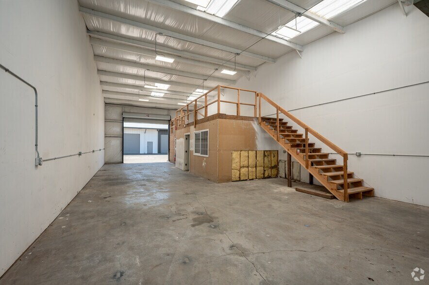 More Photos Of 4283 N Wilson Way, Stockton Warehouse For Lease