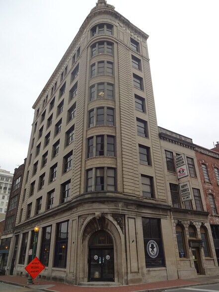 More Photos Of 8 Capitol St, Charleston Loft Creative Space For Lease